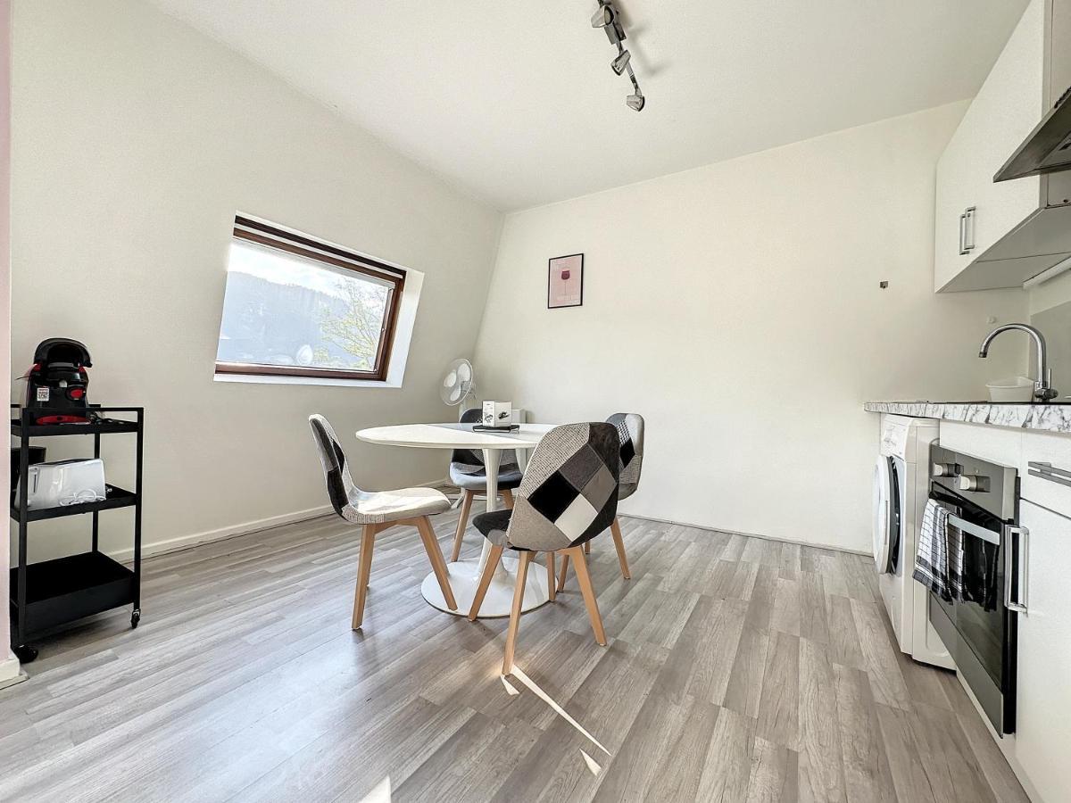Charmant Appartement Avec Terrasse Parking Ispagnac Экстерьер фото
